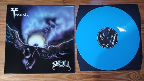 Trouble the skull - skull, black